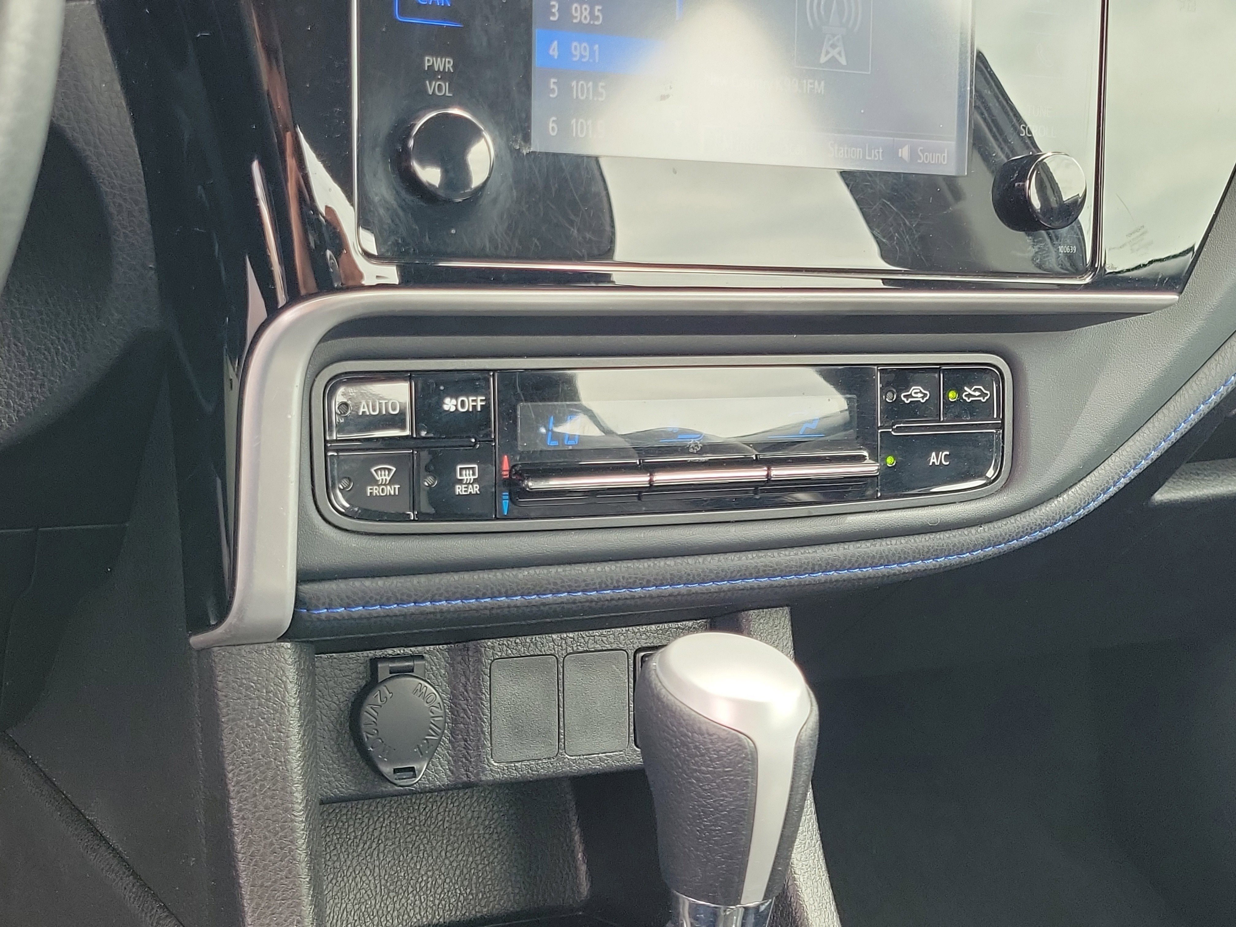Used 2017 Toyota Corolla SE FWD image 27