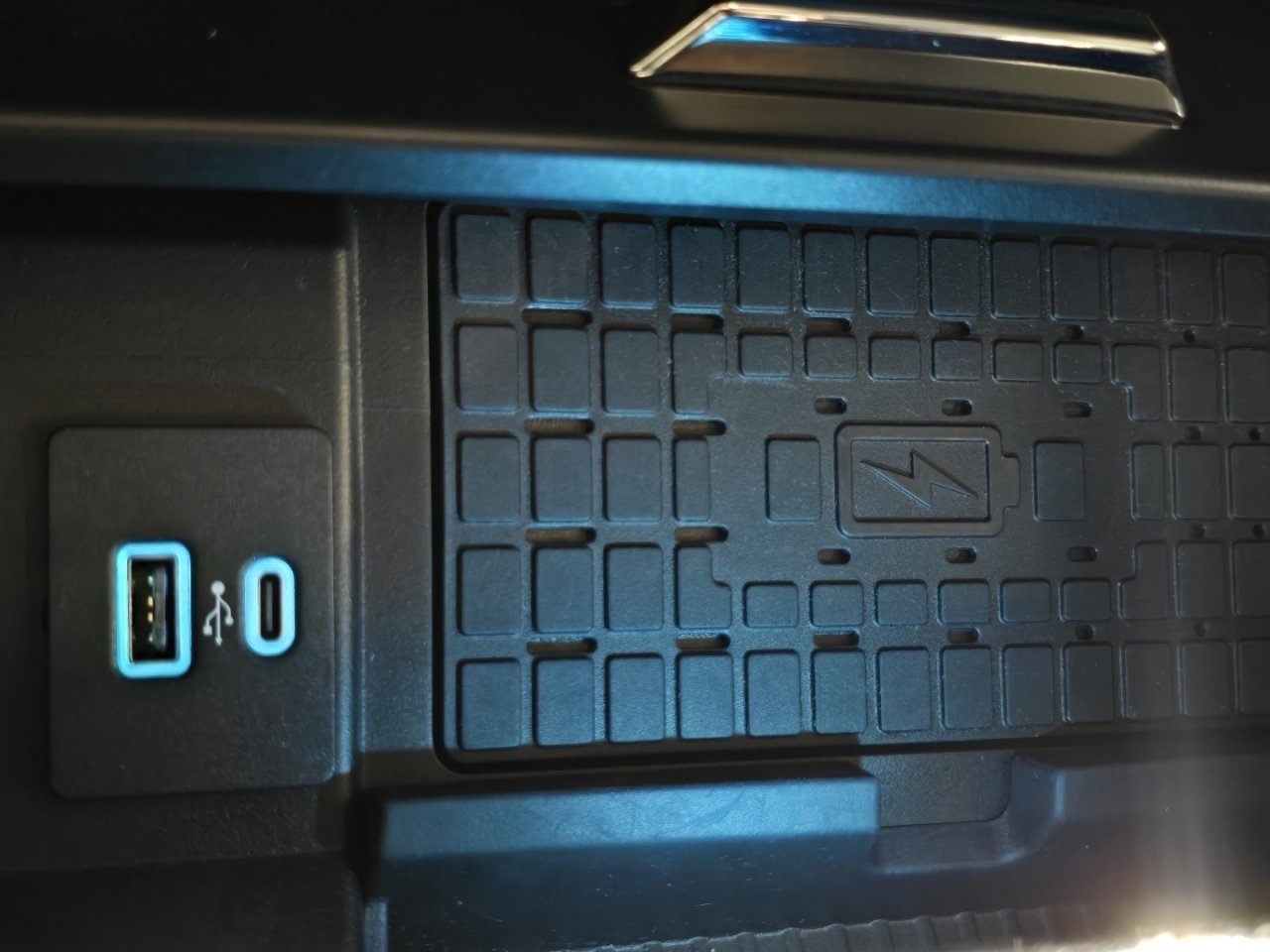 Used 2022 Ford Expedition Max XLT image 32