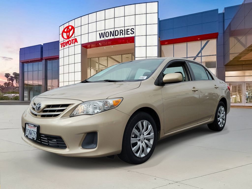 Used 2013 Toyota Corolla LE image 2