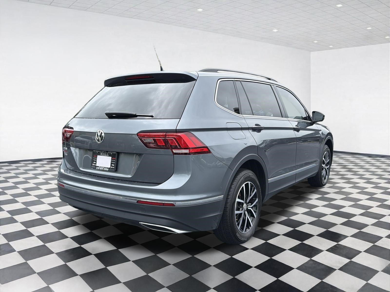 Used 2021 Volkswagen Tiguan SE FWD image 4