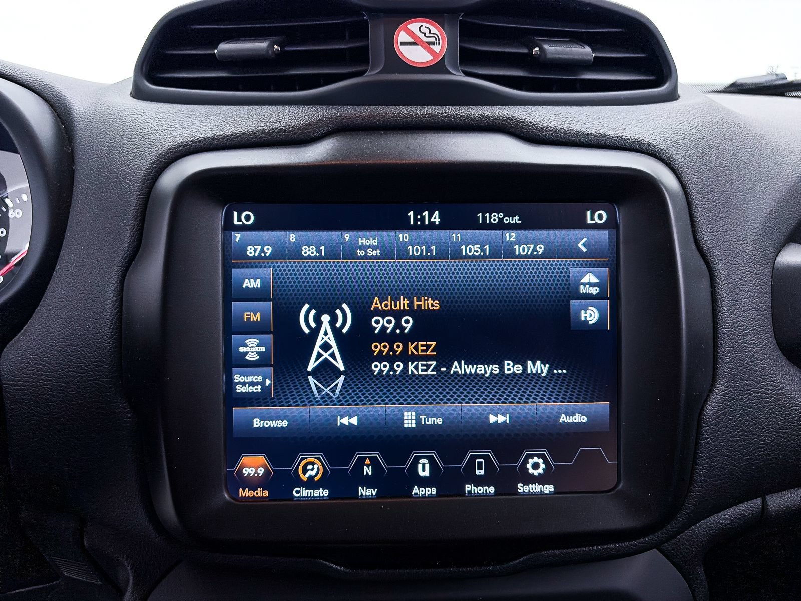 Used 2023 Jeep Renegade Trailhawk AWD/4WD image 18