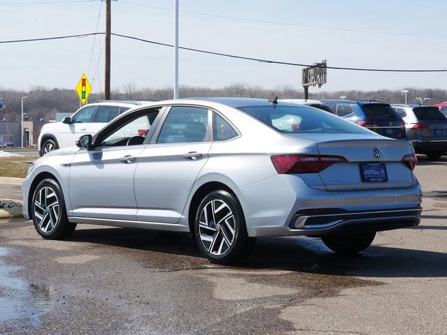 Certified 2022 Volkswagen Jetta SEL image 5