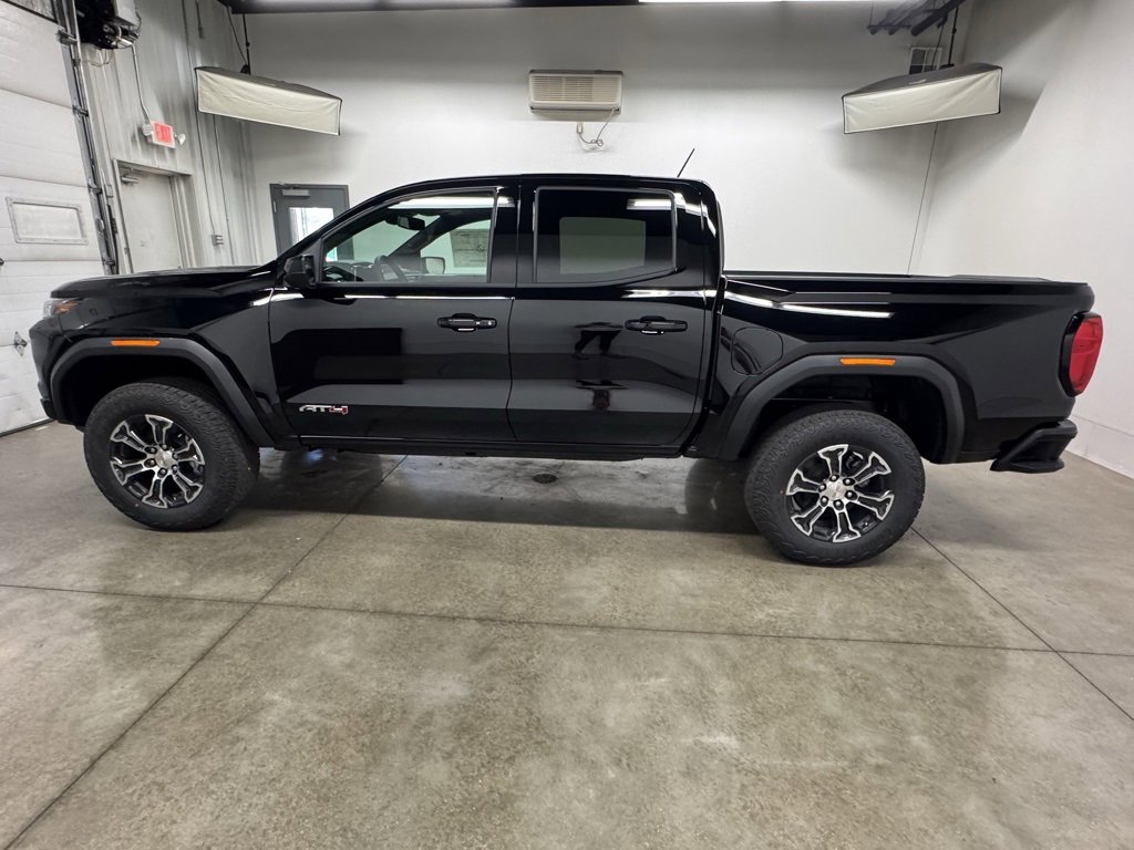 New 2025 GMC Canyon AT4 image 4