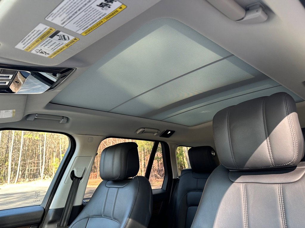 Used 2020 Land Rover Range Rover HSE image 14