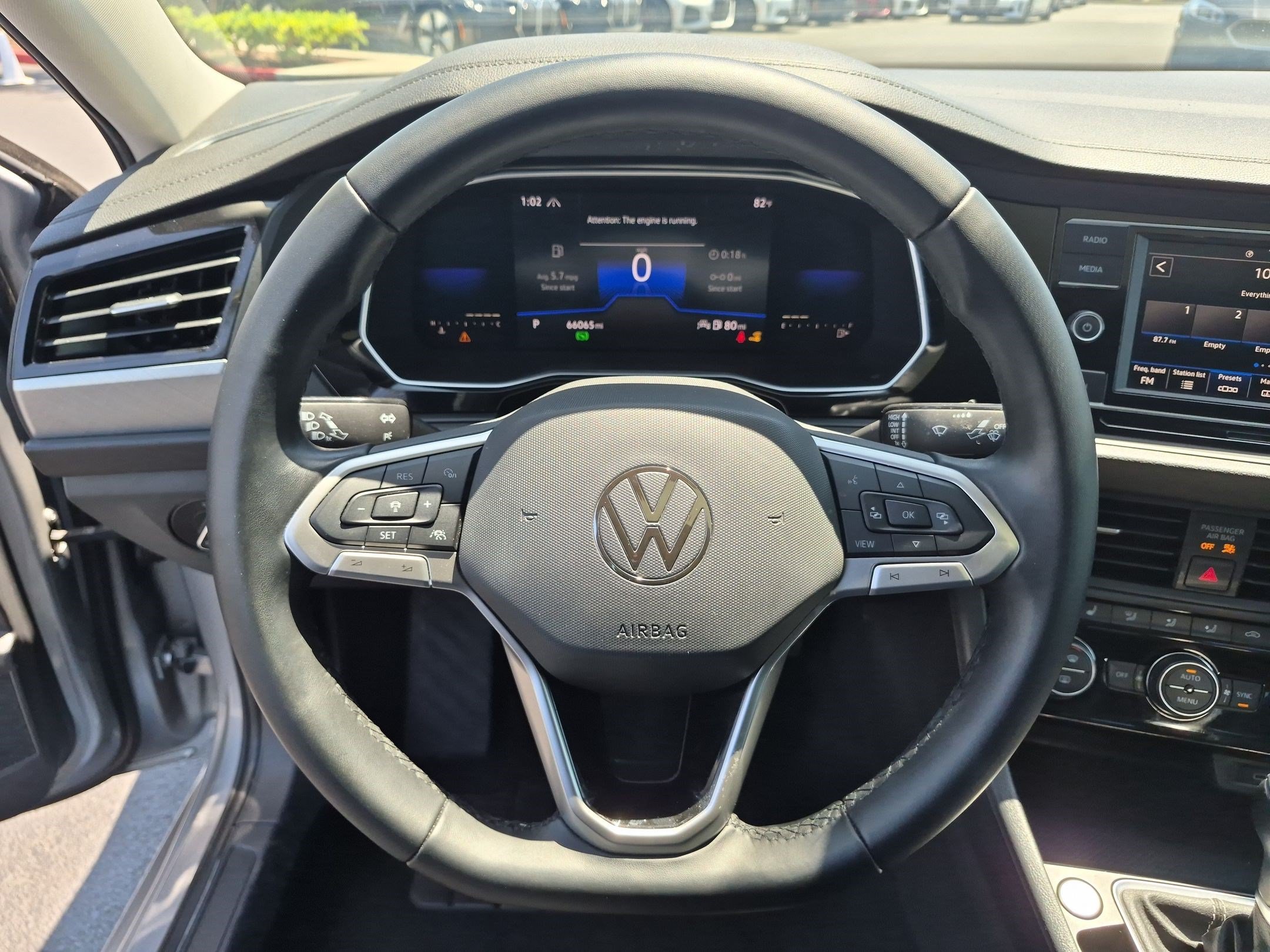 Used 2022 Volkswagen Jetta SE w/ Panoramic Sunroof Package FWD image 18