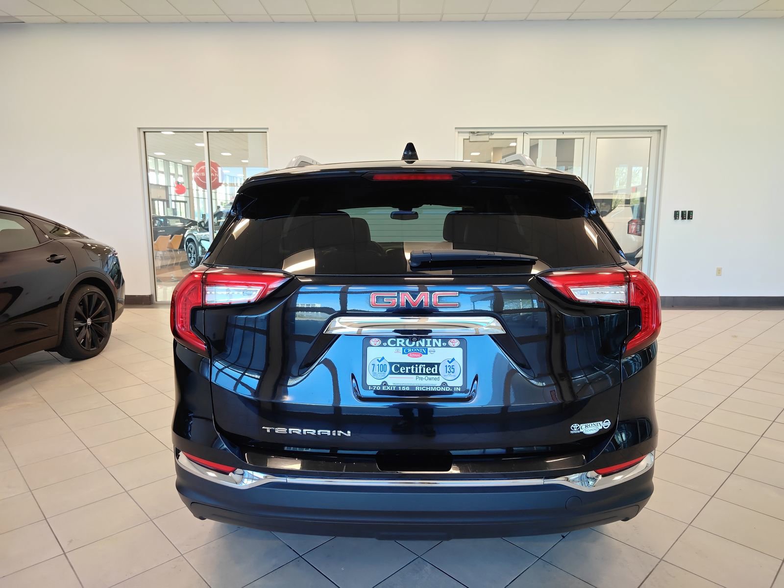 Used 2023 GMC Terrain SLT image 4
