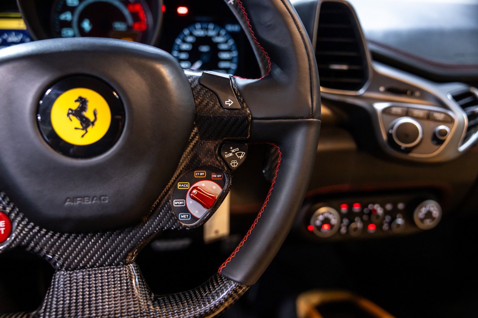 Used 2012 Ferrari 458 Italia Coupe RWD image 46