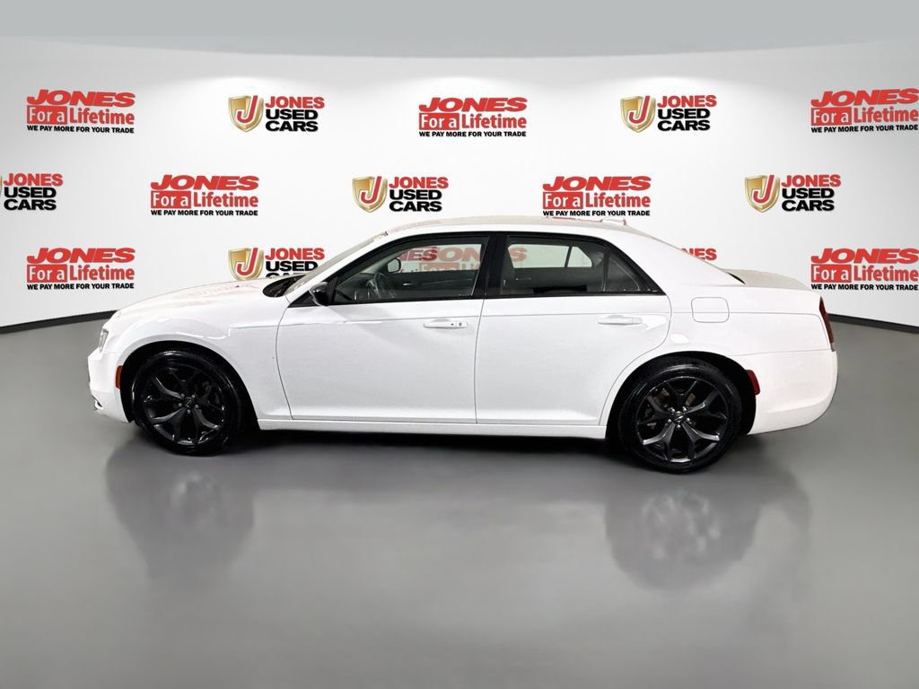 Used 2023 Chrysler 300 Touring w/ Sport Appearance Package RWD image 13