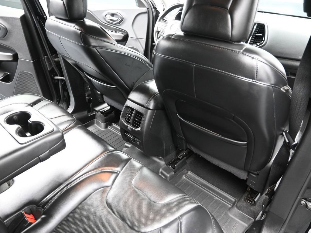 Used 2019 Jeep Cherokee Limited image 24