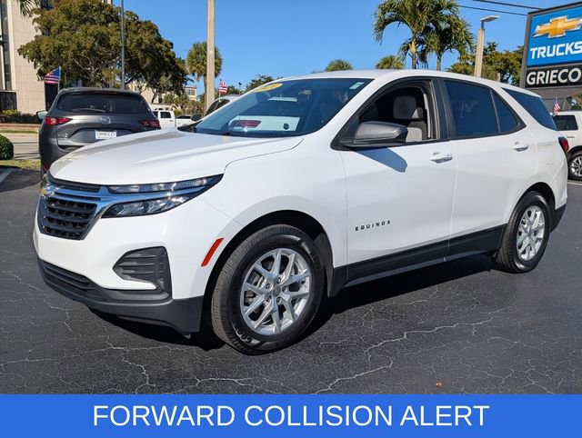 Used 2024 Chevrolet Equinox LS w/ LS Convenience Package image 3