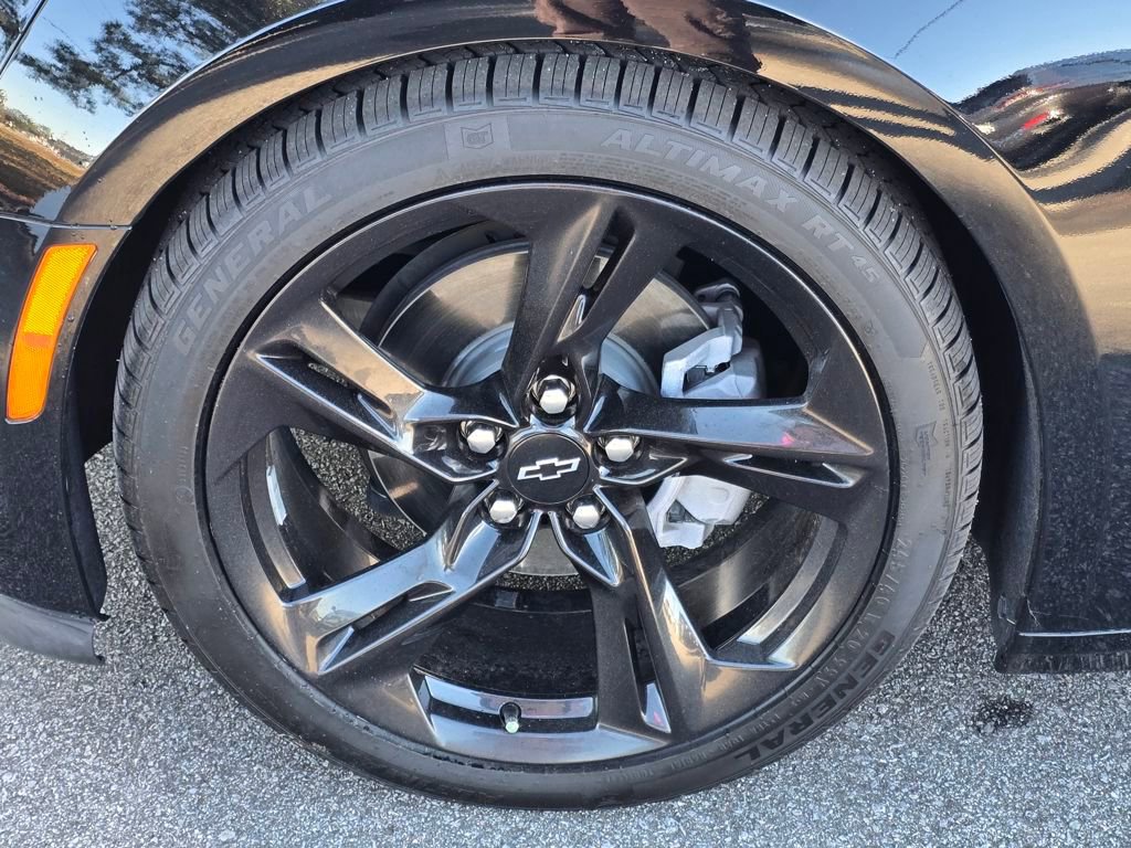 Used 2024 Chevrolet Camaro LT w/ Technology Package image 27