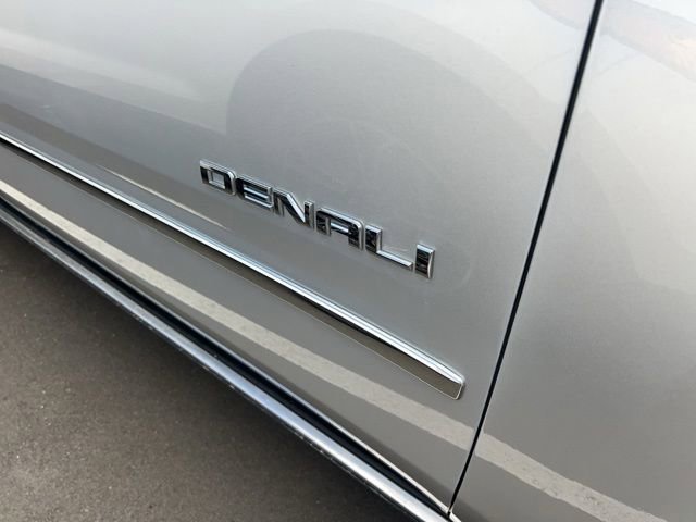 Used 2018 GMC Yukon XL Denali w/ Denali Ultimate Package AWD/4WD image 9