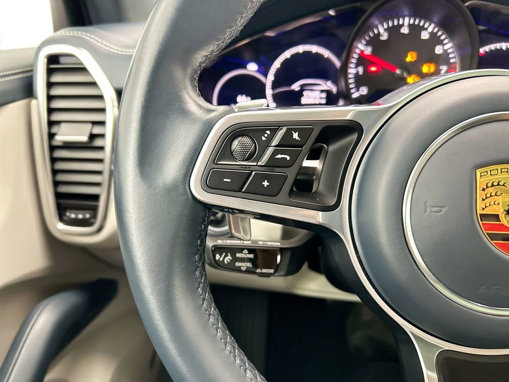 Used 2022 Porsche Cayenne S image 11