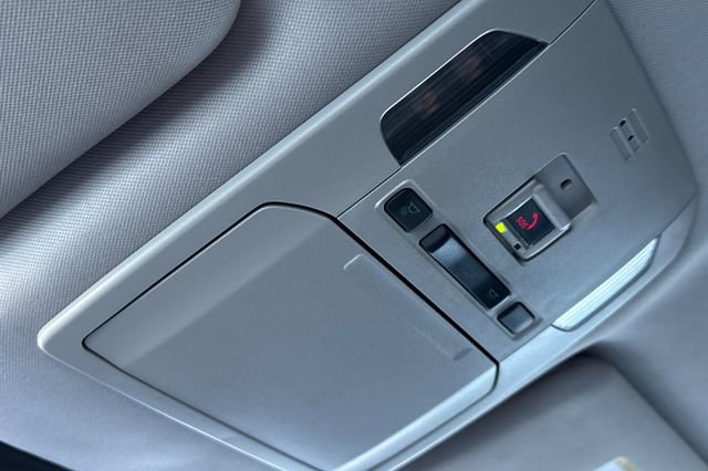 Used 2023 Toyota Highlander LE image 25