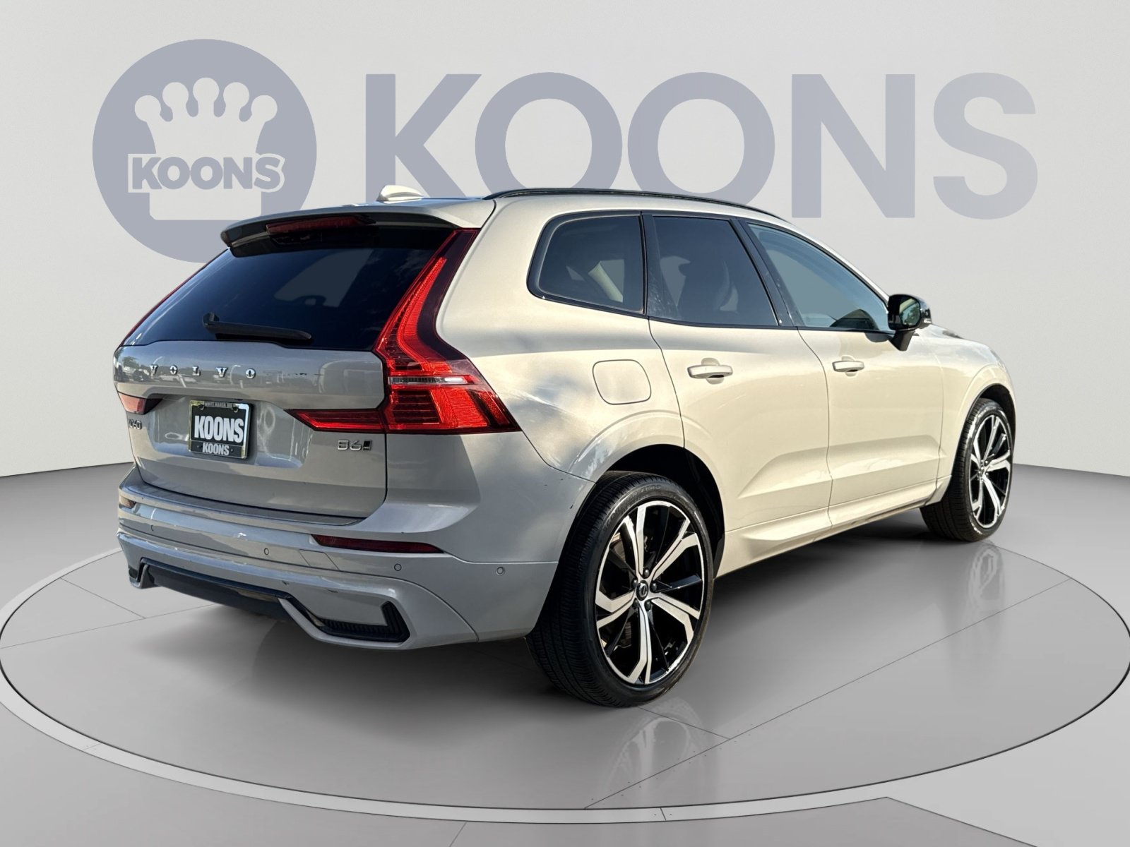 Certified 2023 Volvo XC60 B6 Ultimate w/ Protection Package Premier AWD/4WD image 7
