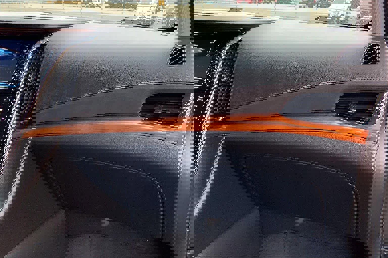 Used 2016 Cadillac Escalade ESV Luxury AWD/4WD image 18