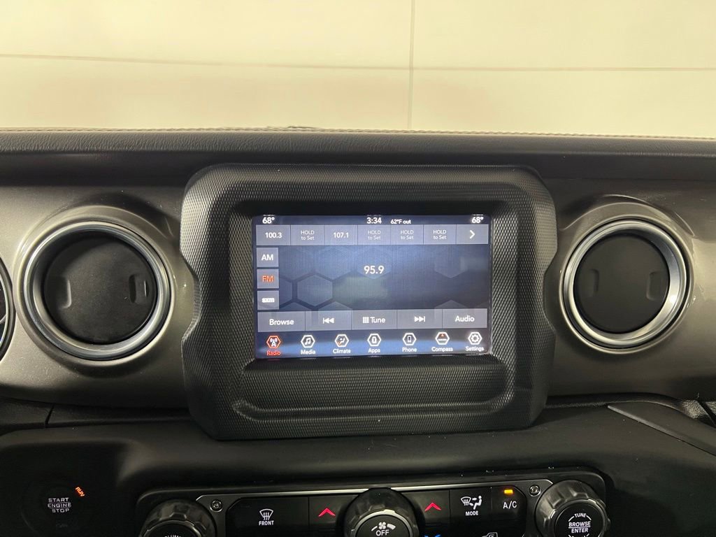 Used 2018 Jeep Wrangler Unlimited Sahara AWD/4WD image 27