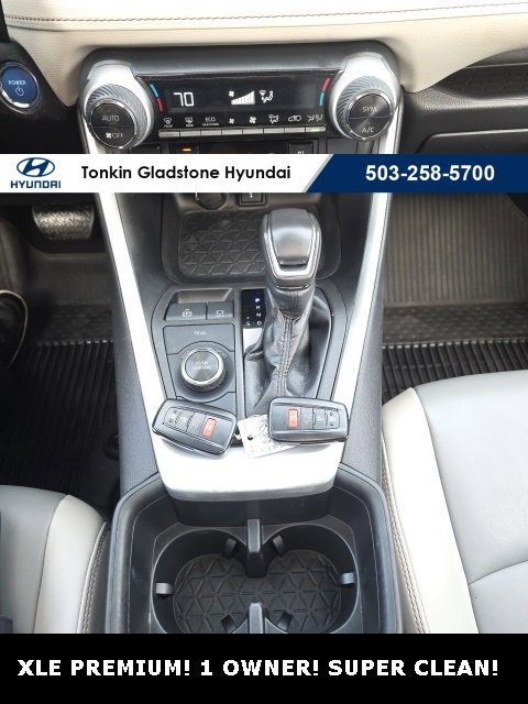 Used 2022 Toyota RAV4 XLE Premium image 19