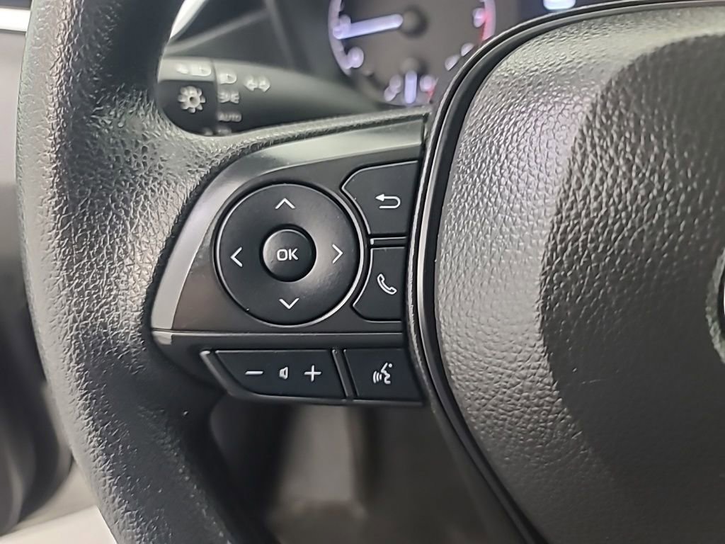Used 2025 Toyota Corolla LE image 28