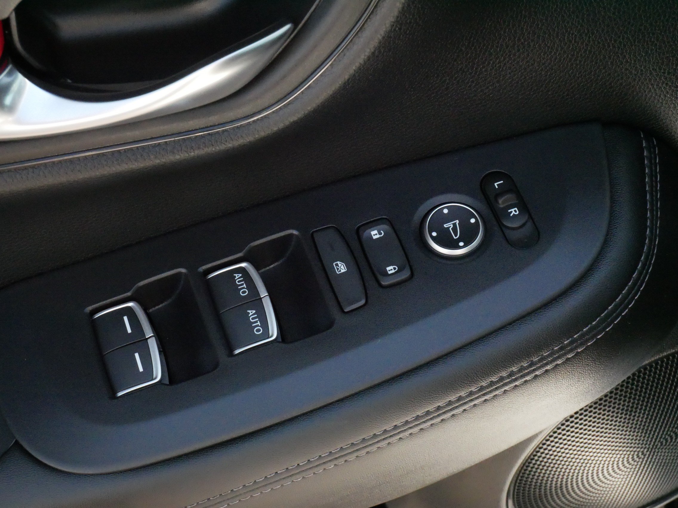 Used 2025 Honda HR-V EX-L image 19