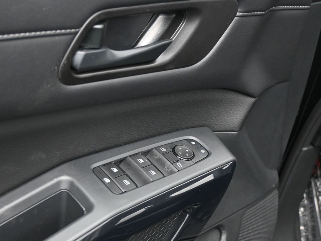 New 2026 Nissan Pathfinder SV image 15