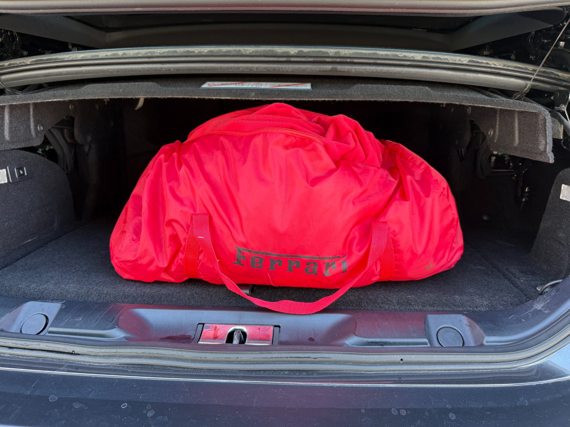 Used 2019 Ferrari Portofino RWD image 48