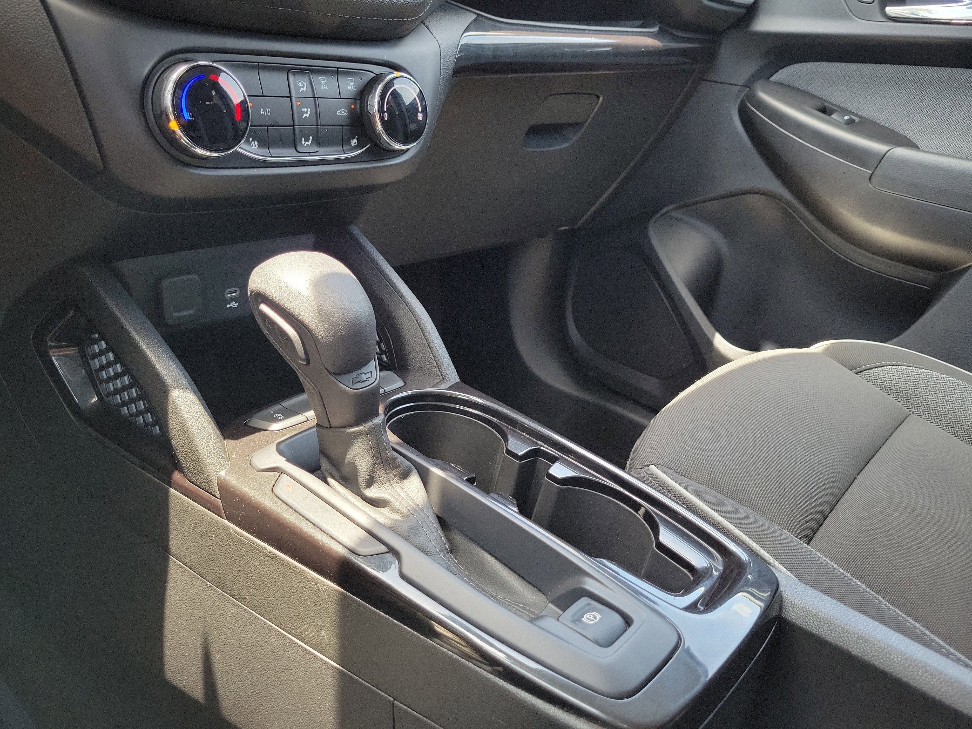 Used 2023 Chevrolet TrailBlazer LT FWD image 29