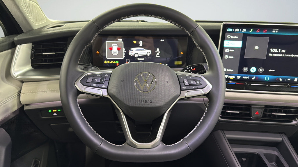New 2026 Volkswagen Tiguan SE FWD image 32