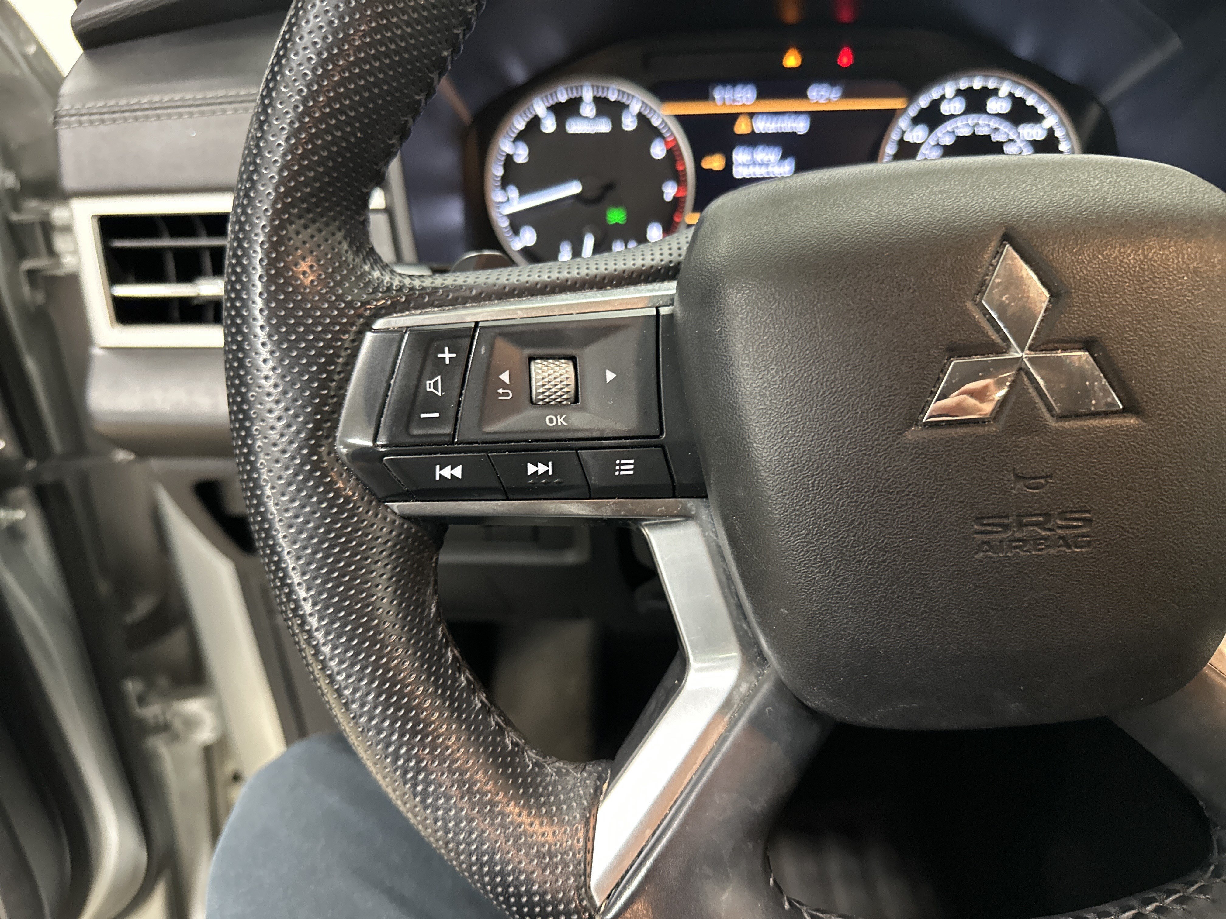 Used 2024 Mitsubishi Outlander SE AWD/4WD image 19