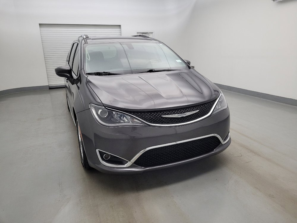 Used 2017 Chrysler Pacifica Touring-L Plus FWD image 14