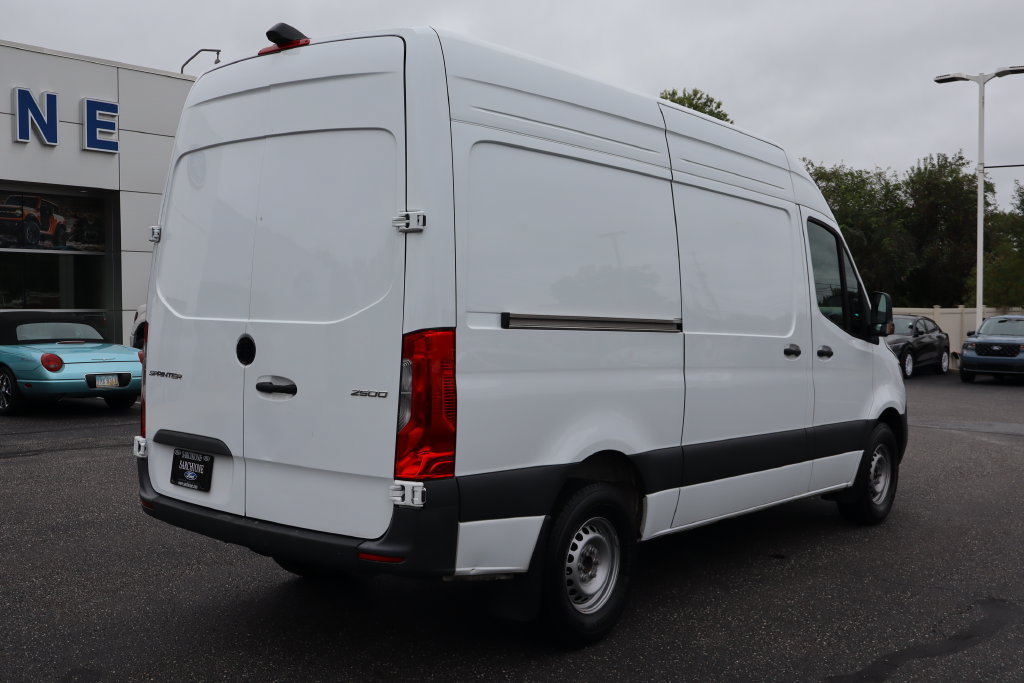 Used 2025 Mercedes-Benz Sprinter 2500 image 3