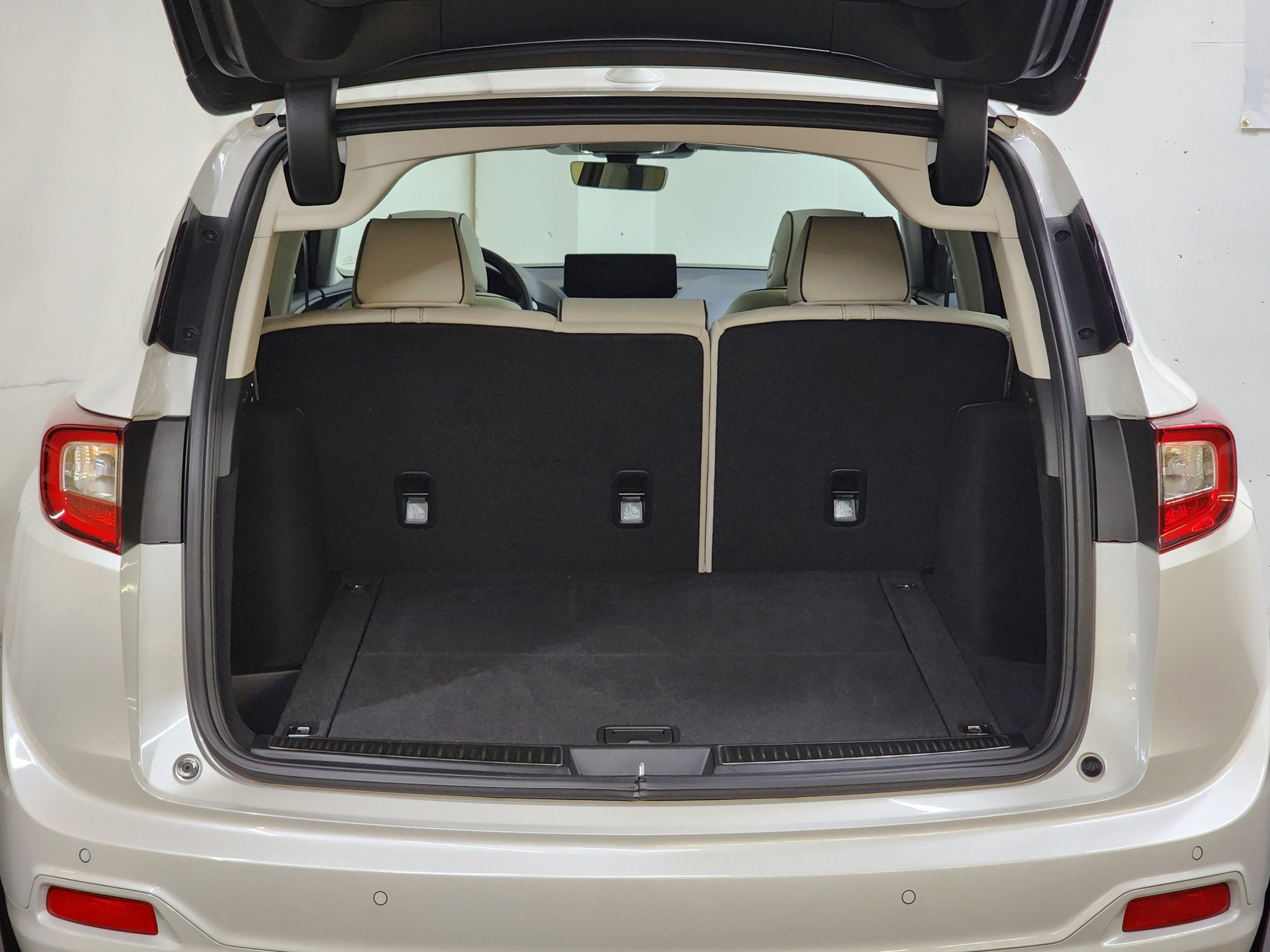 Used 2025 Acura RDX SH-AWD w/ Advance Package image 8