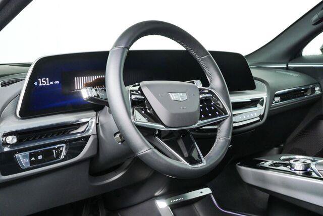 Used 2025 Cadillac Lyriq Sport AWD/4WD image 14