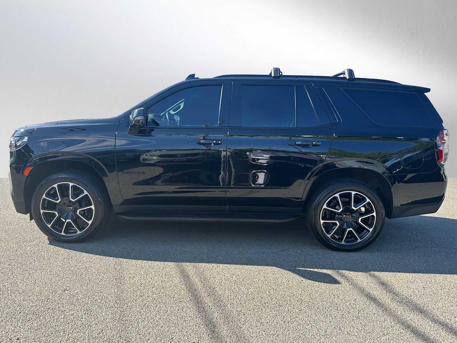Used 2021 Chevrolet Tahoe RST w/ Luxury Package AWD/4WD image 6