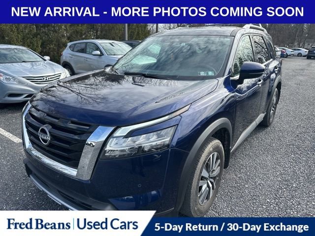 Used 2024 Nissan Pathfinder SL image 1