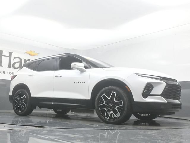 Used 2024 Chevrolet Blazer RS w/ Enhanced Convenience Package FWD image 2