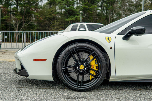 Used 2017 Ferrari 488 Spider image 4