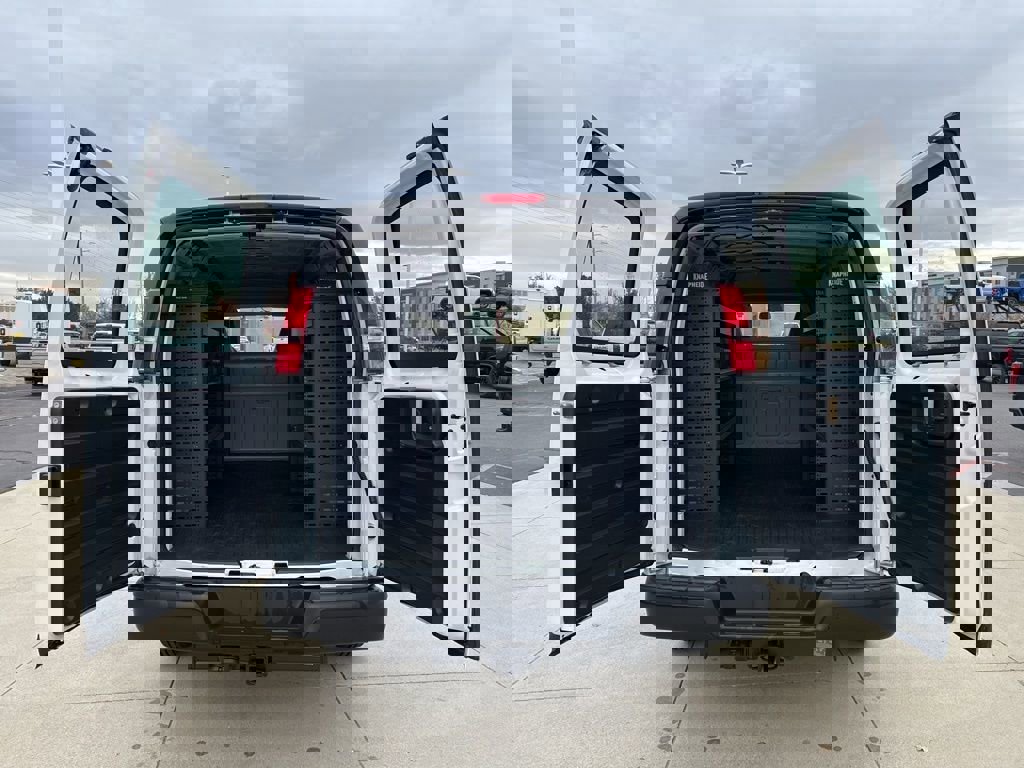 New 2024 GMC Savana 2500 w/ Driver Convenience Package image 12