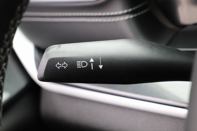 Used 2023 Jeep Grand Cherokee Laredo image 34