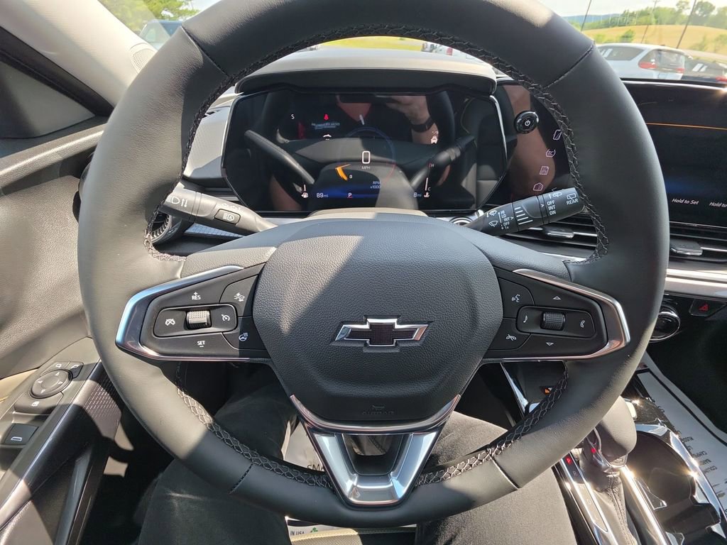 New 2026 Chevrolet Trax ACTIV w/ Sunroof Package FWD image 14