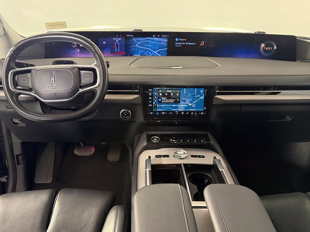 Used 2025 Lincoln Navigator Reserve AWD/4WD image 13