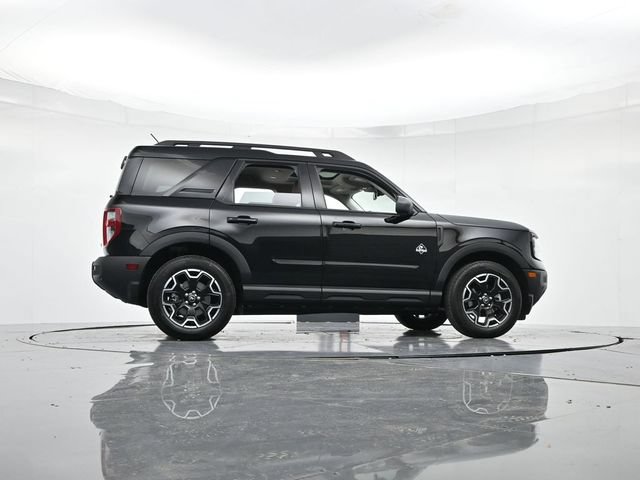Certified 2025 Ford Bronco Sport Outer Banks w/ Outer Banks Tech Package+ AWD/4WD image 32