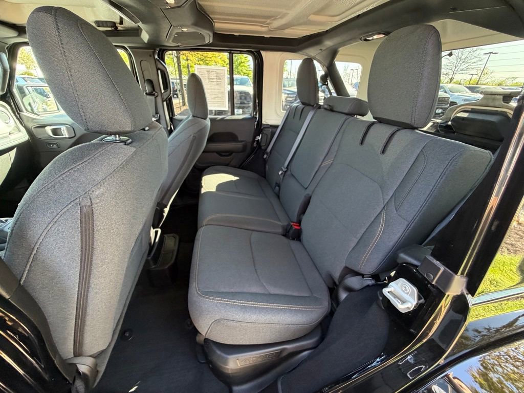 Certified 2025 Jeep Wrangler Unlimited Sahara AWD/4WD image 13