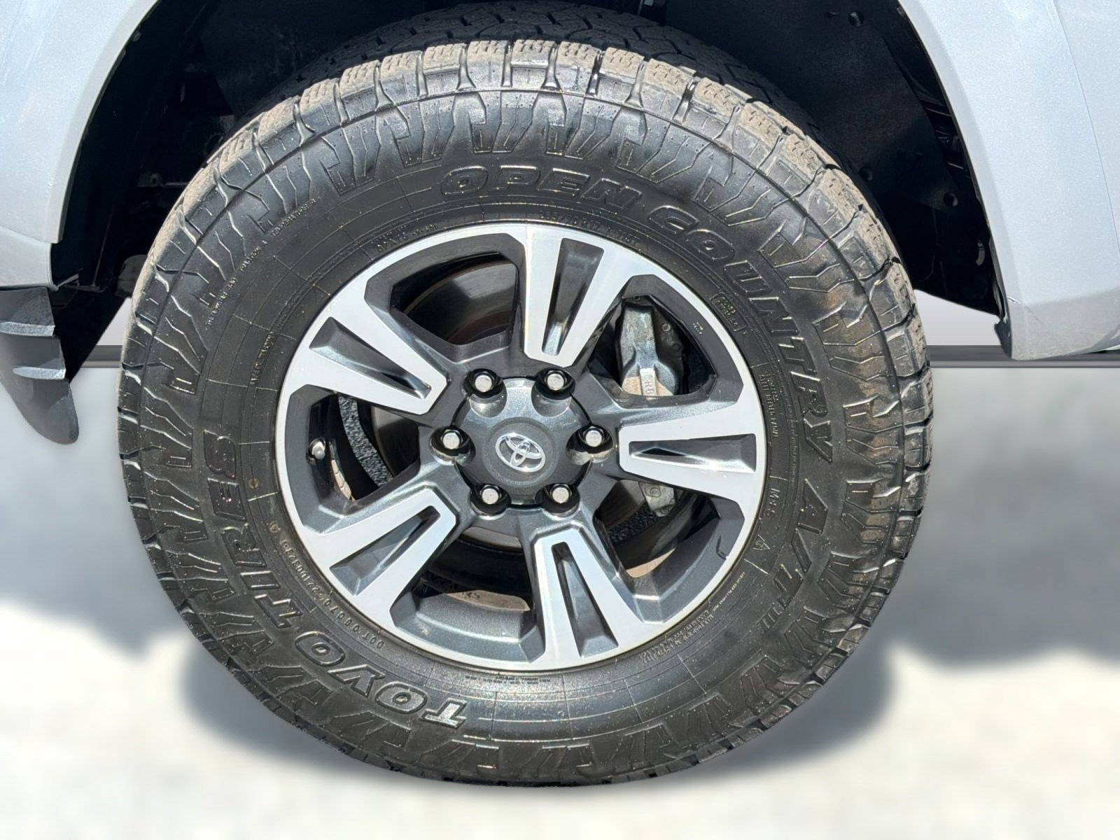 Used 2019 Toyota Tacoma TRD Sport AWD/4WD image 11