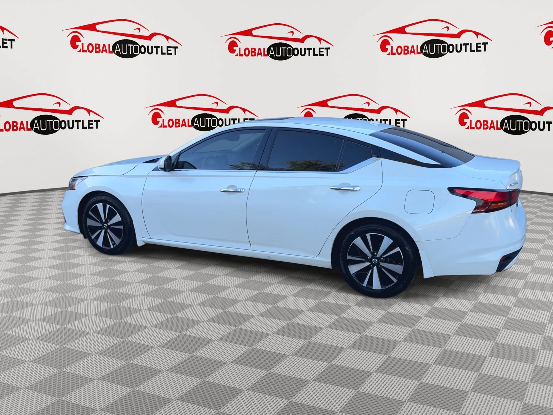 Used 2020 Nissan Altima 2.5 SL FWD image 6