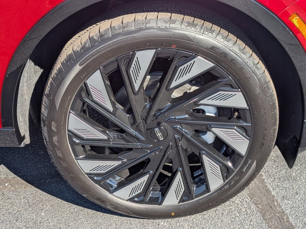 New 2026 Lincoln Nautilus Reserve w/ Jet Appearance Package AWD/4WD image 11