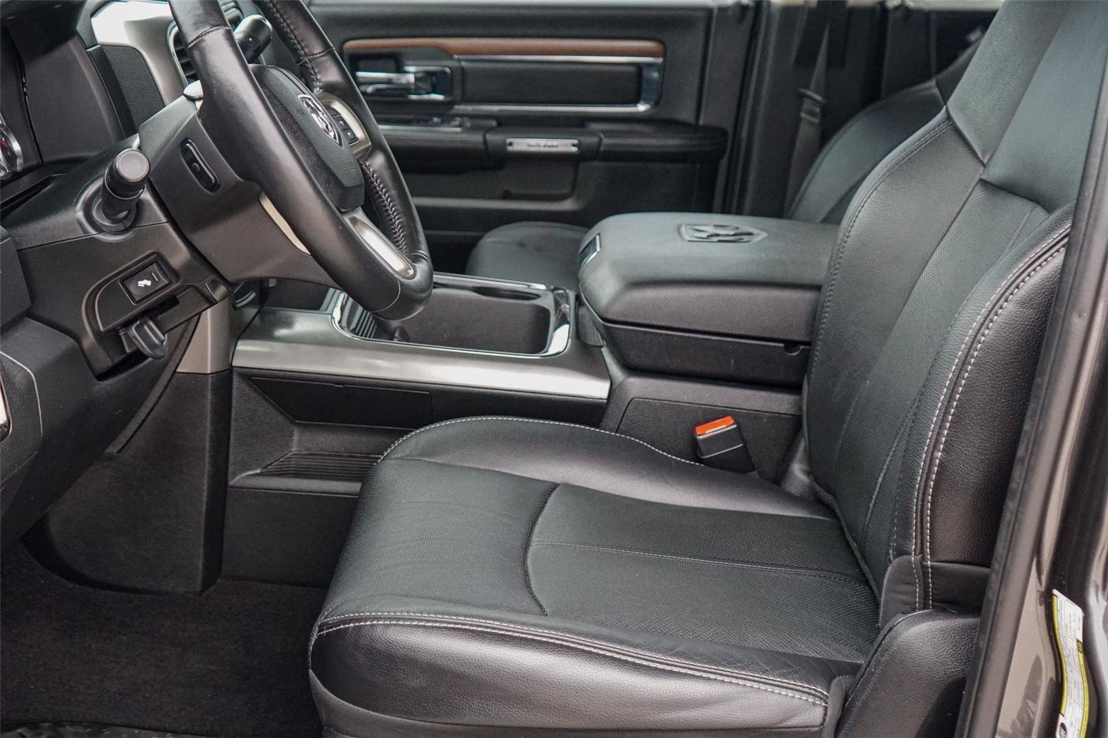 Used 2018 RAM 2500 Laramie w/ Sport Appearance Group AWD/4WD image 10