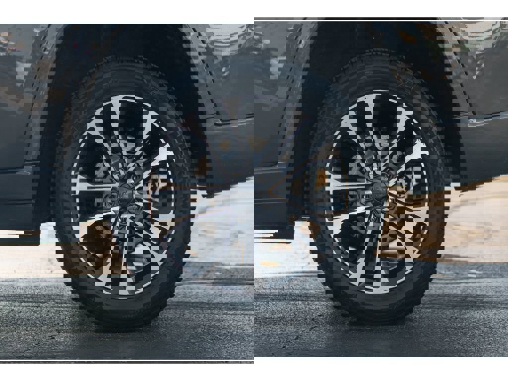 Used 2023 Jeep Grand Cherokee Overland w/ Adv Protech Group III image 5