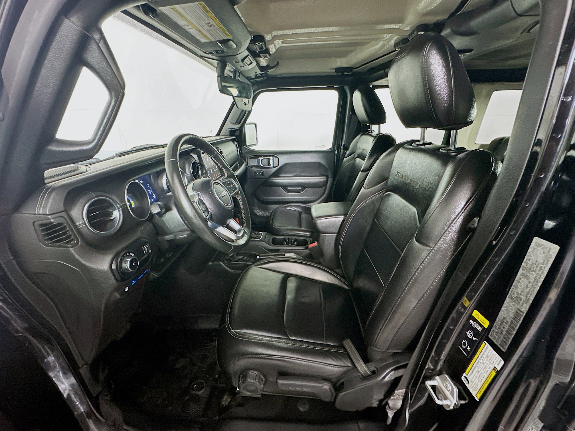 Used 2023 Jeep Wrangler Sahara w/ Cold Weather Group image 13