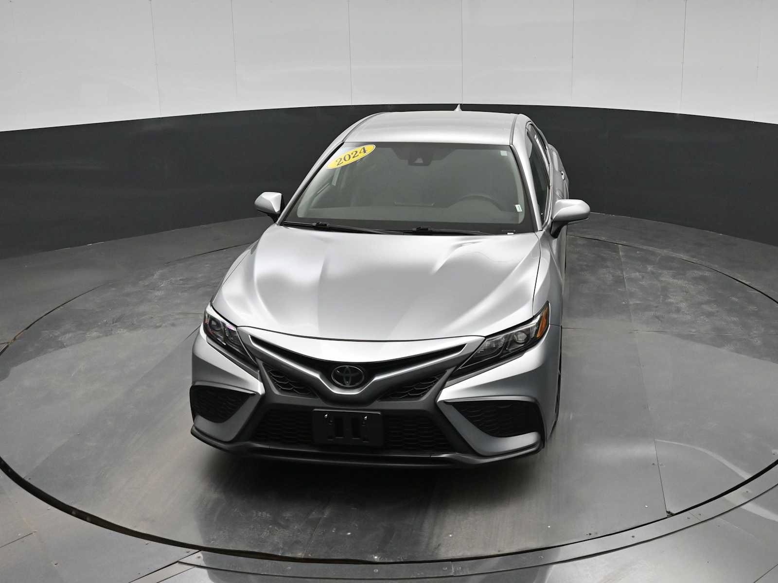 Used 2024 Toyota Camry SE FWD image 25